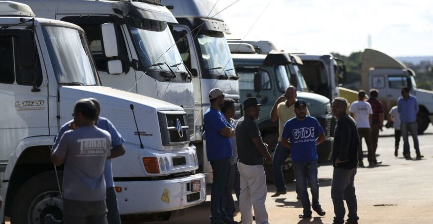 MEI Caminhoneiro: Governo vai lançar programa que permitirá receita anual de até R$ 300 mil MEI Caminhoneiro: Governo vai lançar programa que permitirá receita anual de até R$ 300 mil