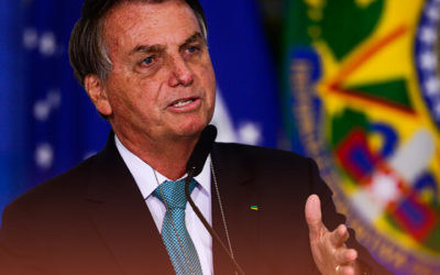 Bolsa Família: Bolsonaro diz que governo trabalha para que valor ultrapasse R$ 300