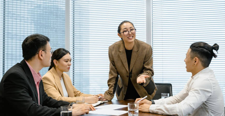 Semana de 4 dias: chefes jovens e mulheres são mais favoráveis a jornada de trabalho reduzida