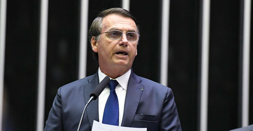 Bolsonaro sanciona com vetos lei que muda regras para o auxílio-alimentação e derruba saque após 60 dias