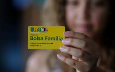 Uma em cada cinco famílias recebem Bolsa Família, o maior número desde 2012