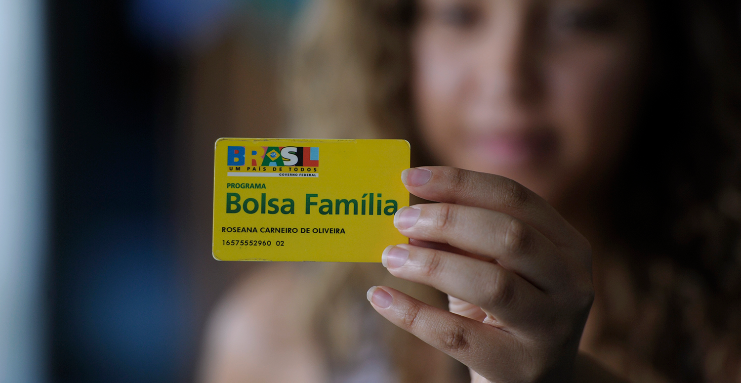 Uma em cada cinco famílias recebem Bolsa Família, o maior número desde 2012