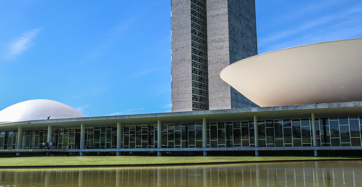 Projeto de aumento do teto do MEI é adiado pelo Senado a pedido do governo