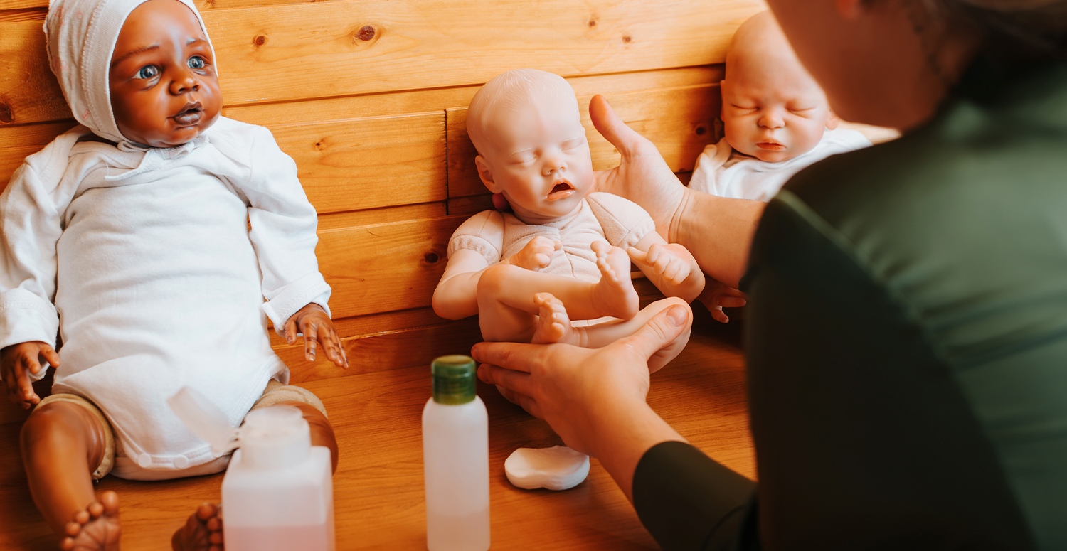 Como os bebês reborn devem impactar o direito trabalhista? Especialista comenta