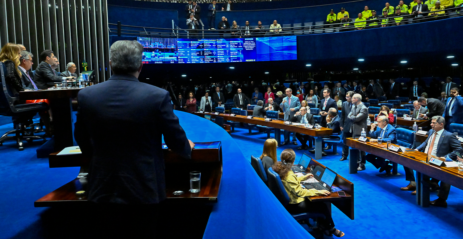 Câmara vota PL que revoga pontos desatualizados da CLT e cancelamento digital da contribuição sindical gera polêmica
