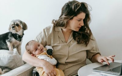 Direitos trabalhistas garantidos às mulheres grávidas e adotantes