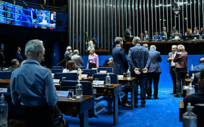 Câmara aprova fim de trechos da CLT e cancelamento digital do imposto sindical