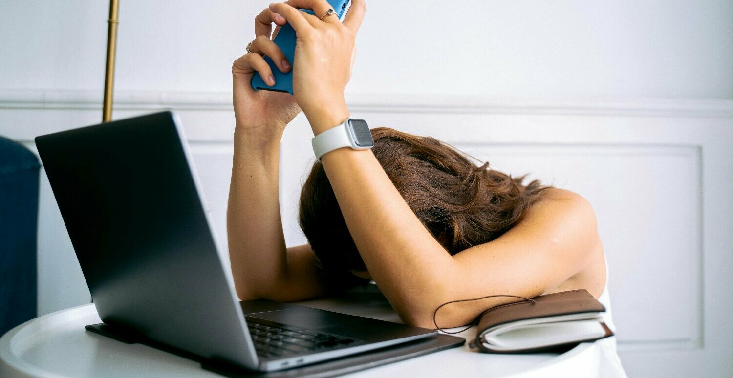 Os 7 principais erros na criação de materiais de educação digital e como evitá-los Os 7 principais erros na criação de materiais de educação digital e como evitá-los