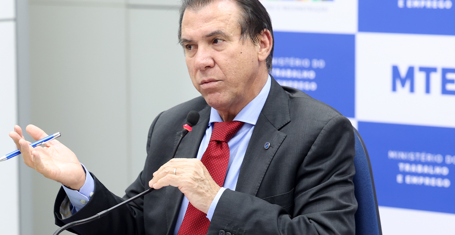 Novas regras para trabalho em feriados podem ser adiadas novamente Novas regras para trabalho em feriados podem ser adiadas novamente