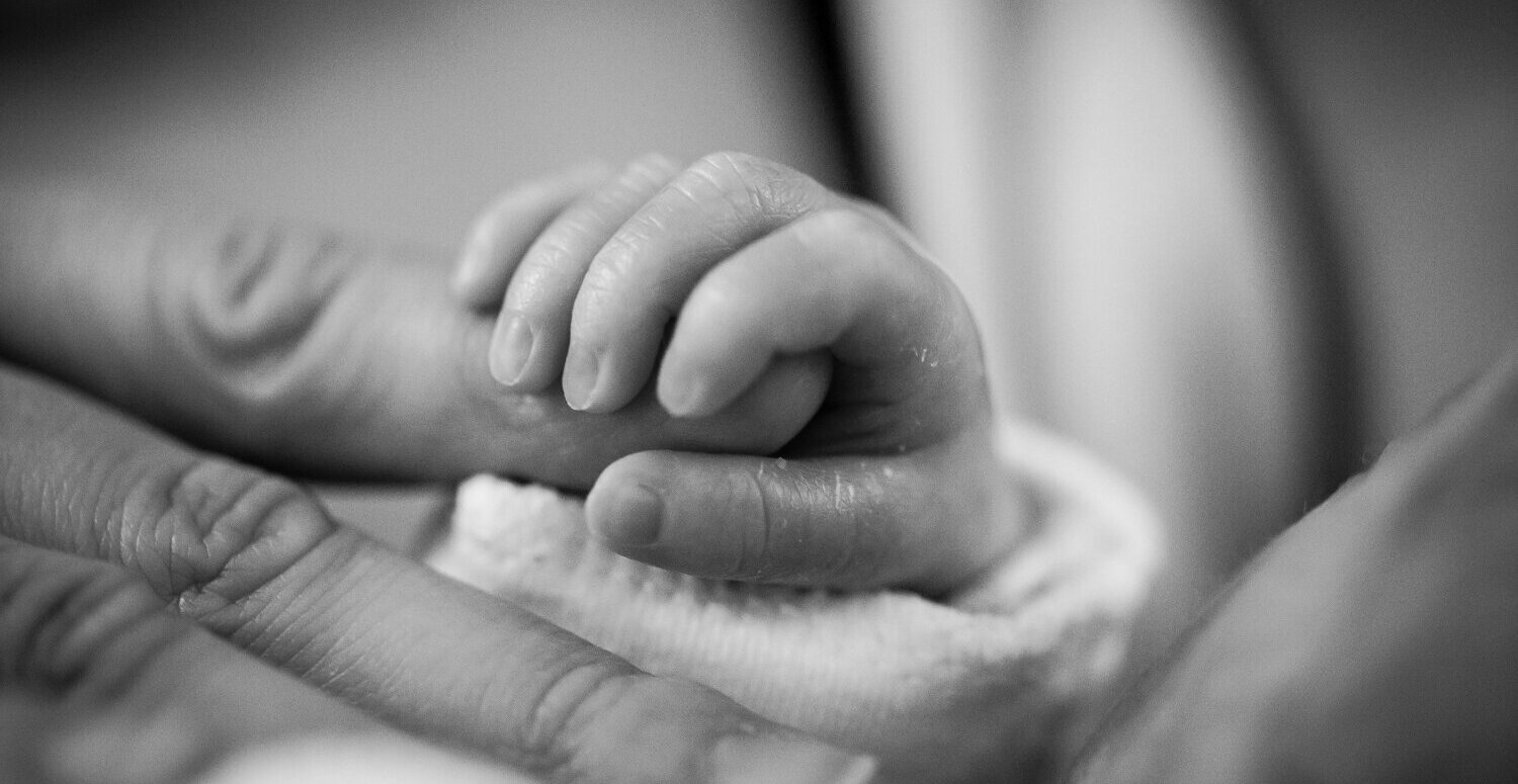 Avanço legislativo: licença-paternidade de 15 dias e estabilidade ganham urgência na Câmara Avanço legislativo: licença-paternidade de 15 dias e estabilidade ganham urgência na Câmara