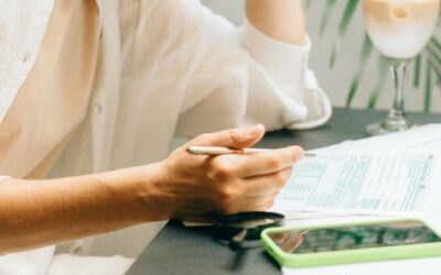 Contas a pagar no Brasil e no Canadá: como a estrutura organizacional reflete a cultura de negócios