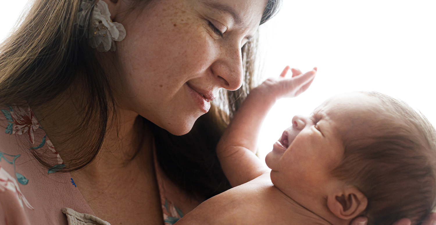 Câmara aprova licença de 5 dias para acompanhante de mãe solo Câmara aprova licença de 5 dias para acompanhante de mãe solo