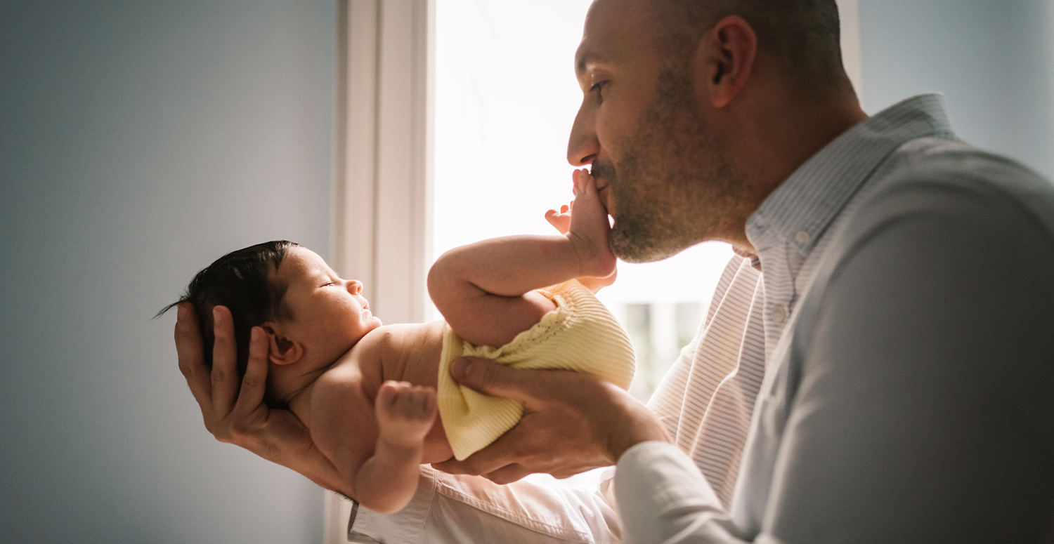 Projeto de lei amplia licença-paternidade no Brasil para até 30 dias, atingindo trabalhadores formais e autônomos Projeto de lei amplia licença-paternidade no Brasil para até 30 dias, atingindo trabalhadores formais e autônomos