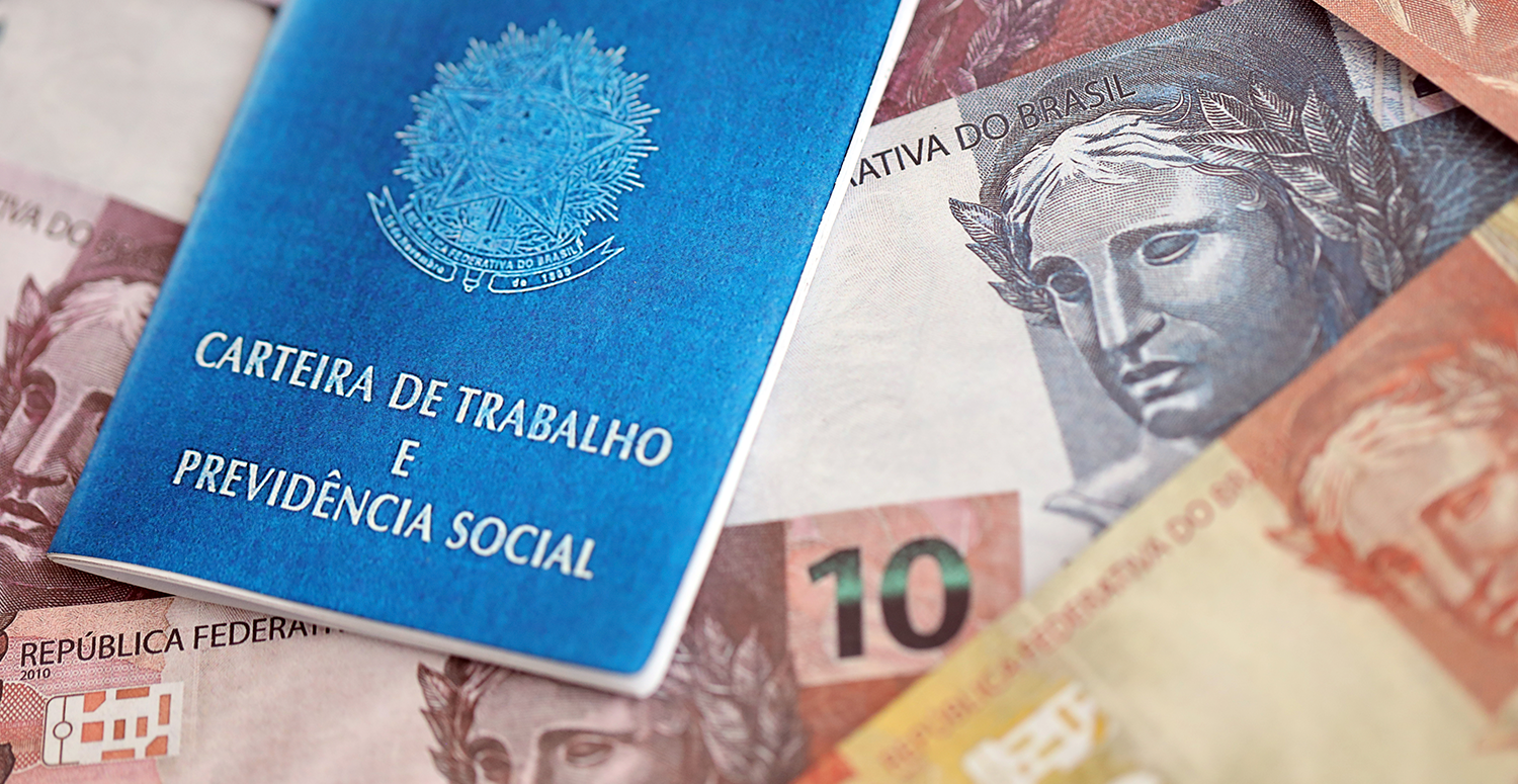 Primeira parcela do 13º salário é adiantada e deve ser paga até 28 de novembro Primeira parcela do 13º salário é adiantada e deve ser paga até 28 de novembro