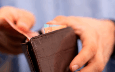 Prazo do 13º salário movimenta rotina das empresas e primeira parcela deve ser paga nesta sexta-feira (28)