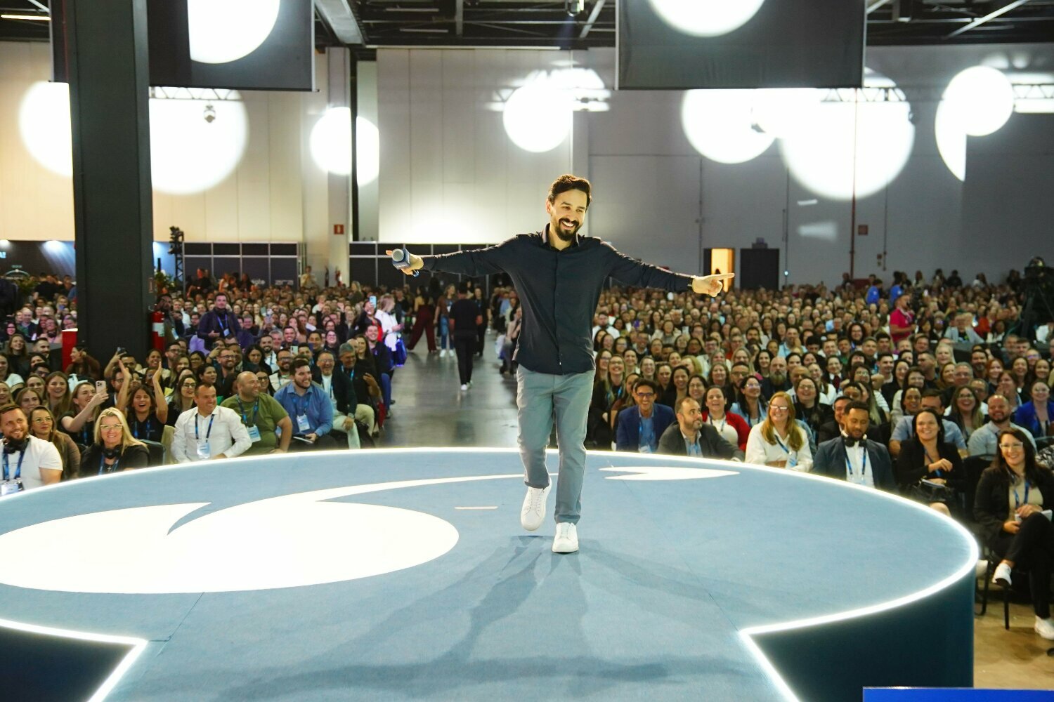 Ponto Fora da Curva: maior evento de gestão contábil encerra edição 2025 com saldo histórico e já anuncia data para evento em 2026 Ponto Fora da Curva: maior evento de gestão contábil encerra edição 2025 com saldo histórico e já anuncia data para evento em 2026