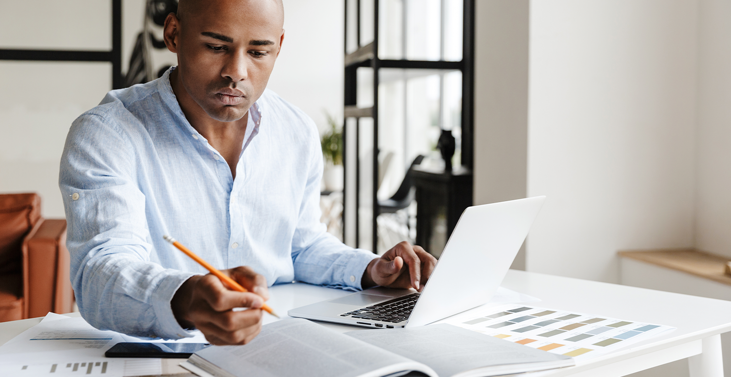 Mais de 60% dos pequenos negócios ainda usam conta pessoal para pagar despesas da empresa Mais de 60% dos pequenos negócios ainda usam conta pessoal para pagar despesas da empresa