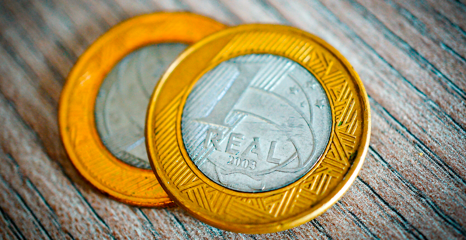 Presidente afirma que salário mínimo atual é “muito baixo”, não atende os requisitos legais e defende novo aumento Presidente afirma que salário mínimo atual é “muito baixo”, não atende os requisitos legais e defende novo aumento