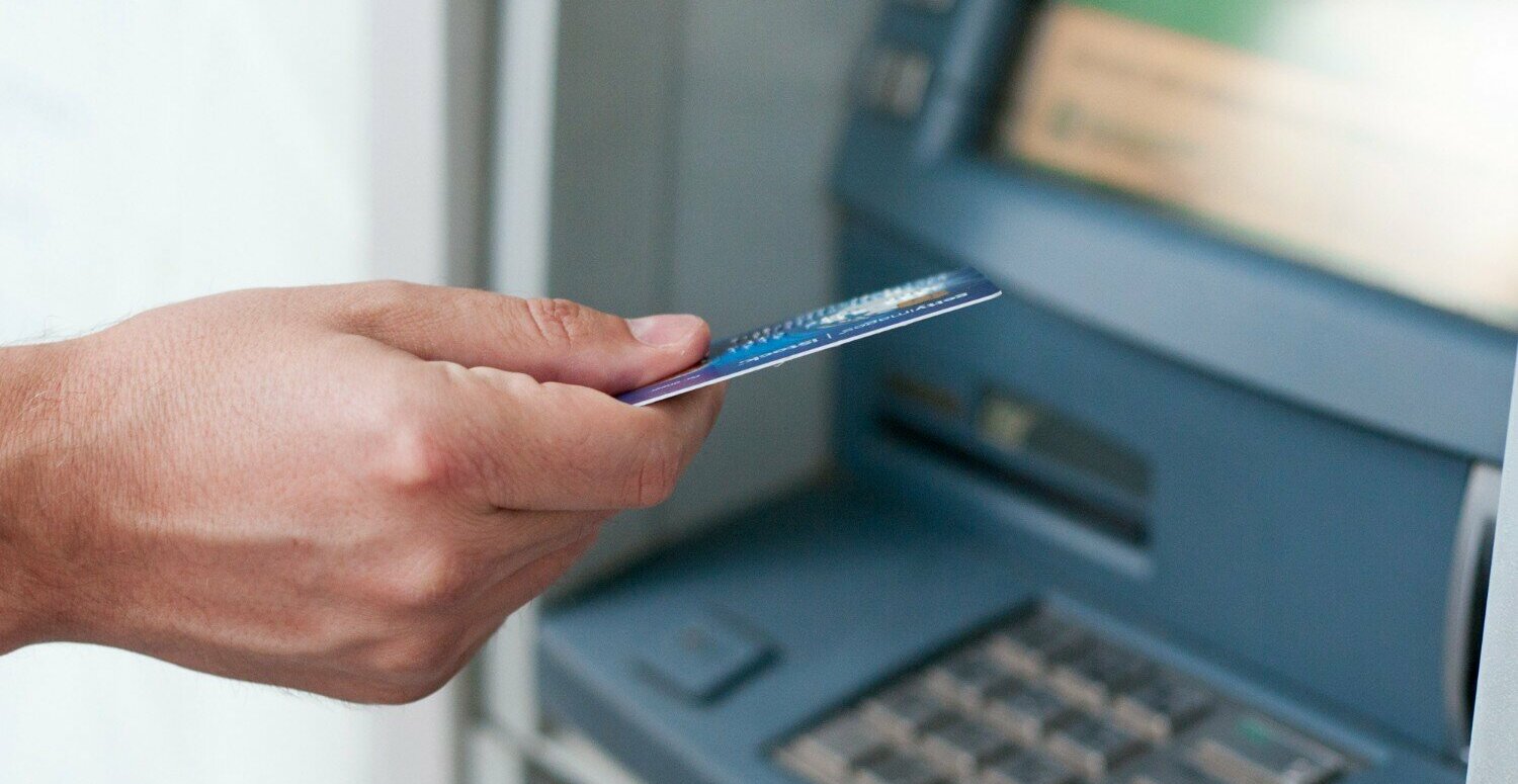 Abono salarial será antecipado para trabalhadores atingidos pelas chuvas em MG Abono salarial será antecipado para trabalhadores atingidos pelas chuvas em MG