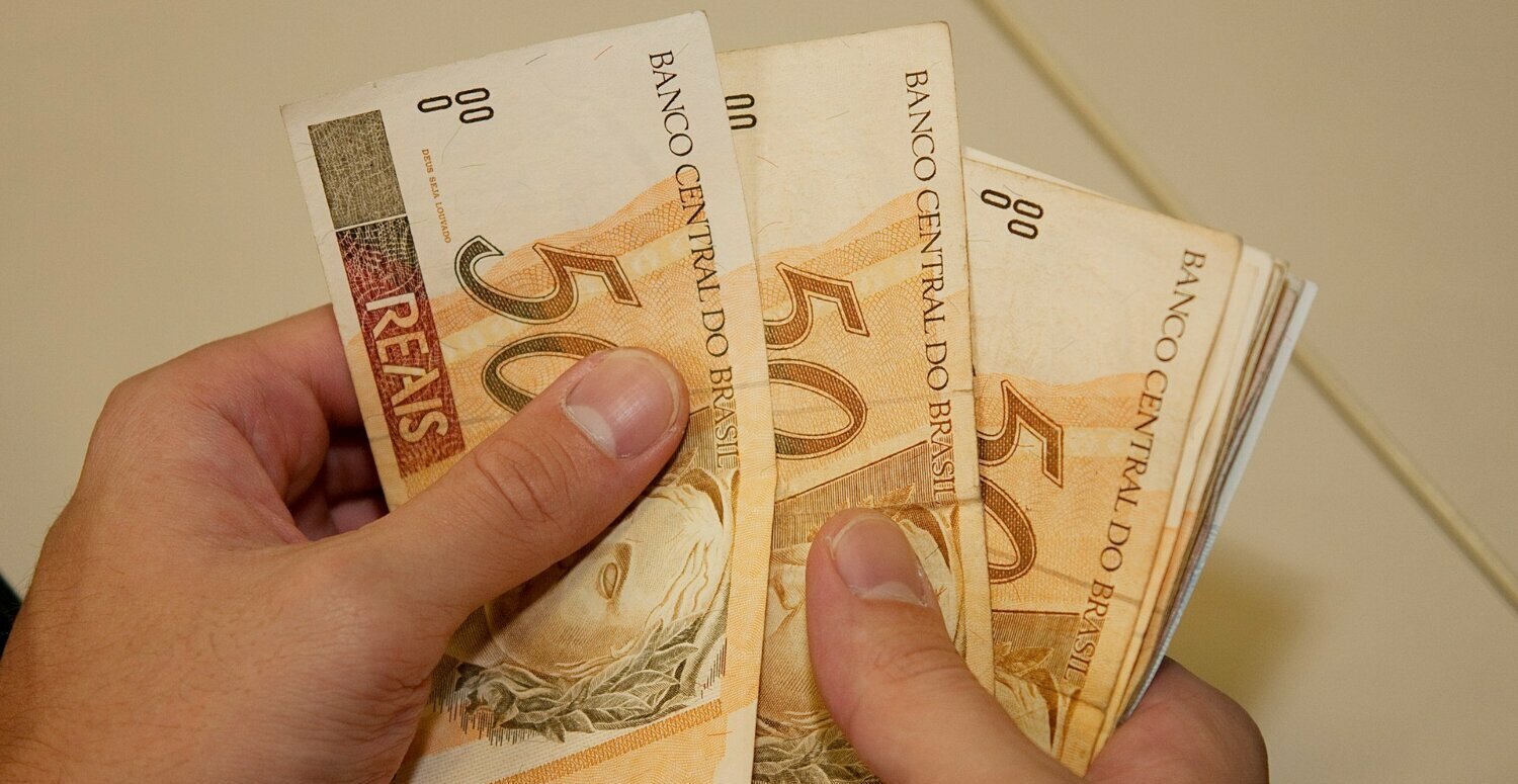 Seguro-desemprego terá duas parcelas extras para trabalhadores de cidades atingidas por chuvas em MG Seguro-desemprego terá duas parcelas extras para trabalhadores de cidades atingidas por chuvas em MG