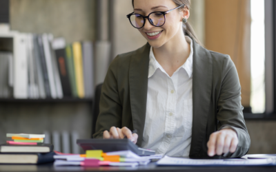 UEL lança processo seletivo com vaga para contador e salário acima de R$ 7 mil