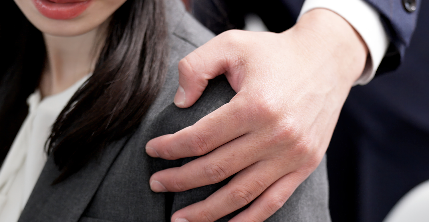 Assédio Sexual no Trabalho: o que a empresa deve fazer quando recebe uma denúncia? Assédio Sexual no Trabalho: o que a empresa deve fazer quando recebe uma denúncia?